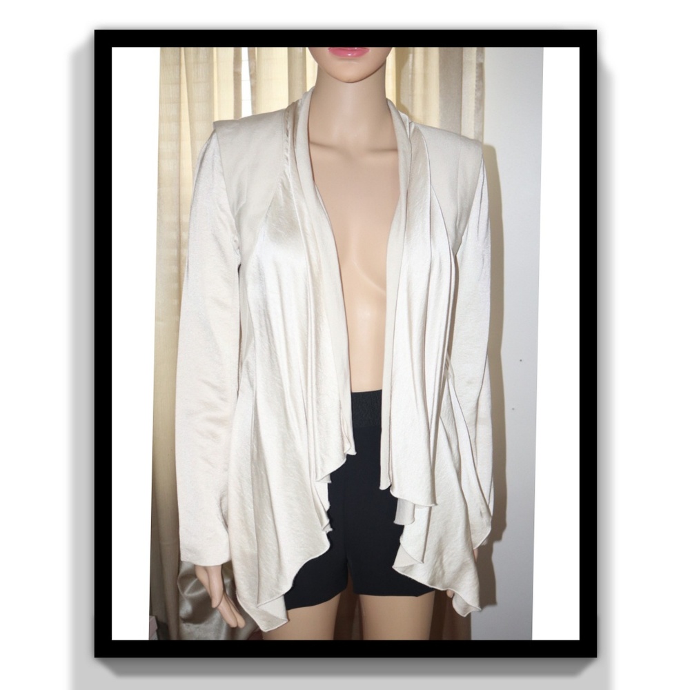🍂3 items for $25🍂 Bebe satin blazer jacket